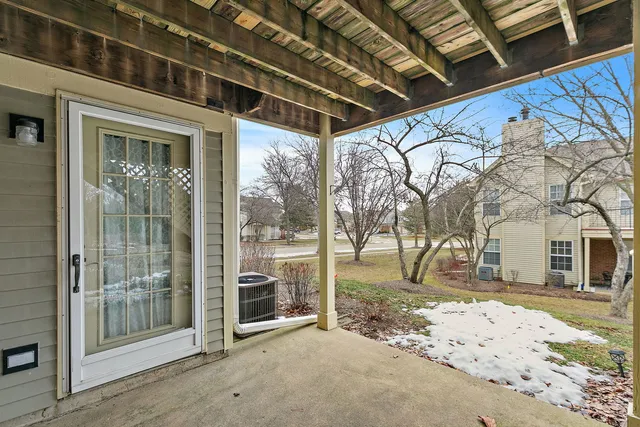 $265,000 | 500 Pembrook Court South, Unit A, Crystal Lake, IL 60014