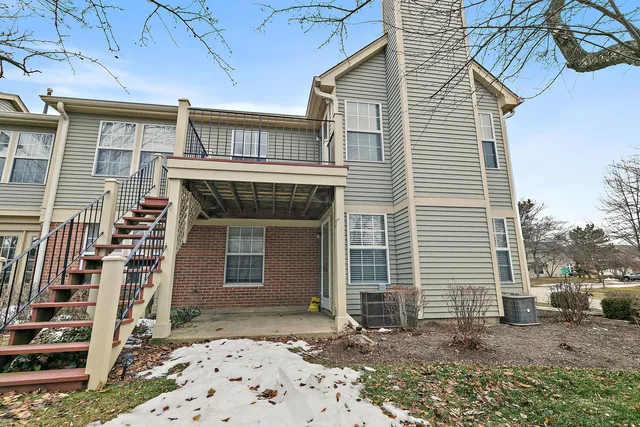 $265,000 | 500 Pembrook Court South, Unit A, Crystal Lake, IL 60014