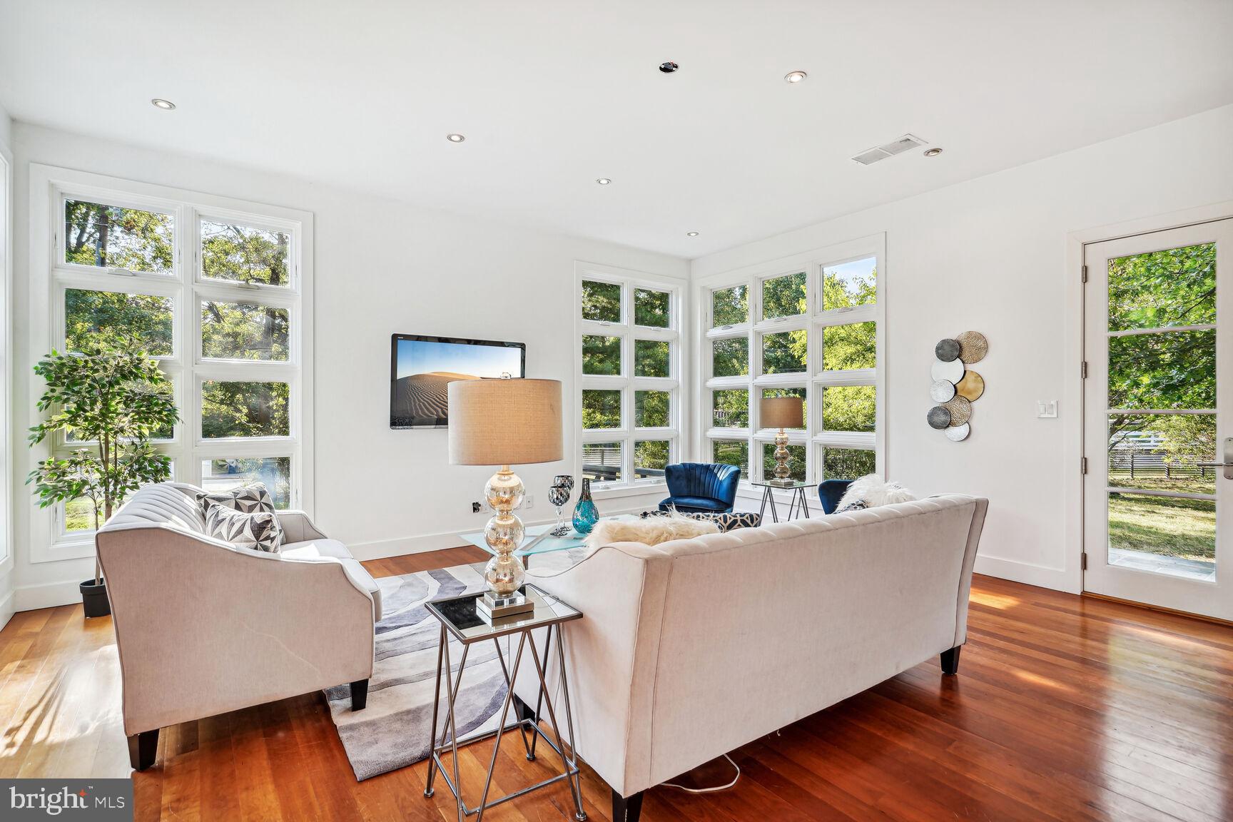 2501 Ridge Rd Drive Alexandria, VA 22302 - Photo 8 of 54