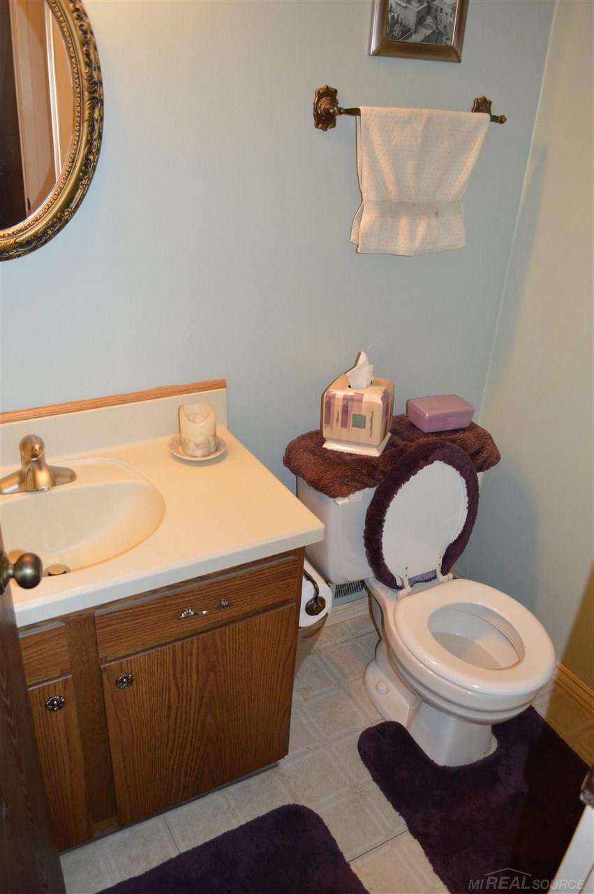 1400 Crescent Lane, Unit 329 Rochester, MI 48306 - Photo 13 of 26 31264984-12.JPG