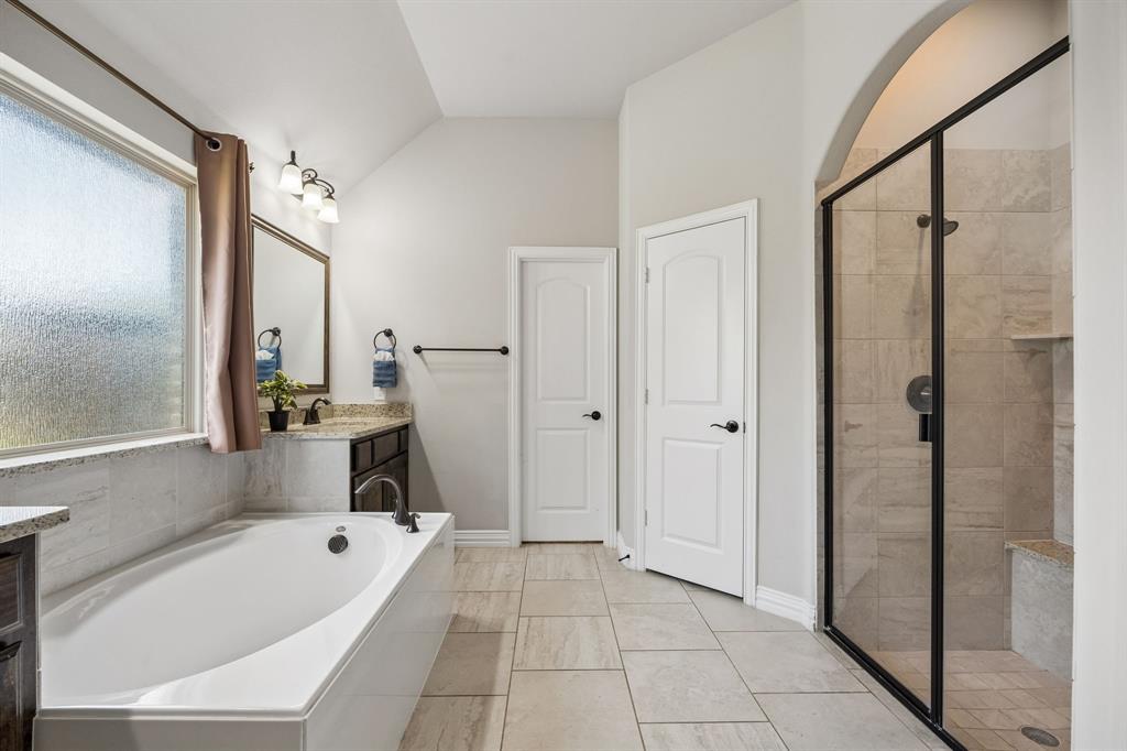 3935 Wind Cave Bend Irving, TX 75063 - Photo 18 of 26