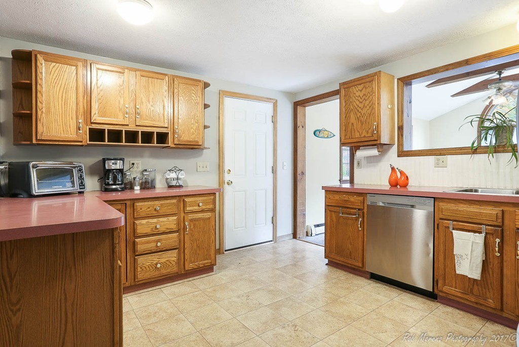 33 Otterson Road Londonderry, NH 03053 - Photo 4 of 30 Gallery Image 4