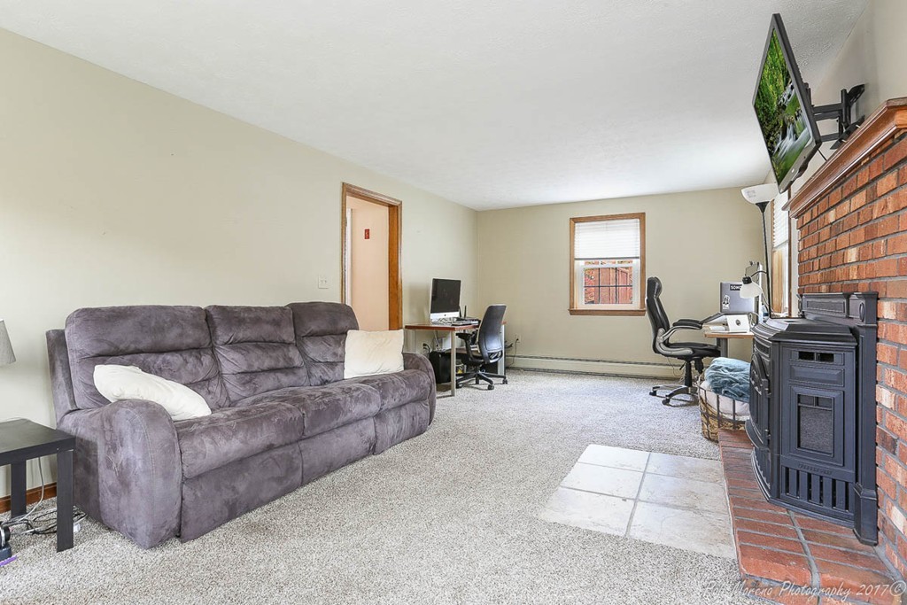33 Otterson Road Londonderry, NH 03053 - Photo 10 of 30 Gallery Image 10