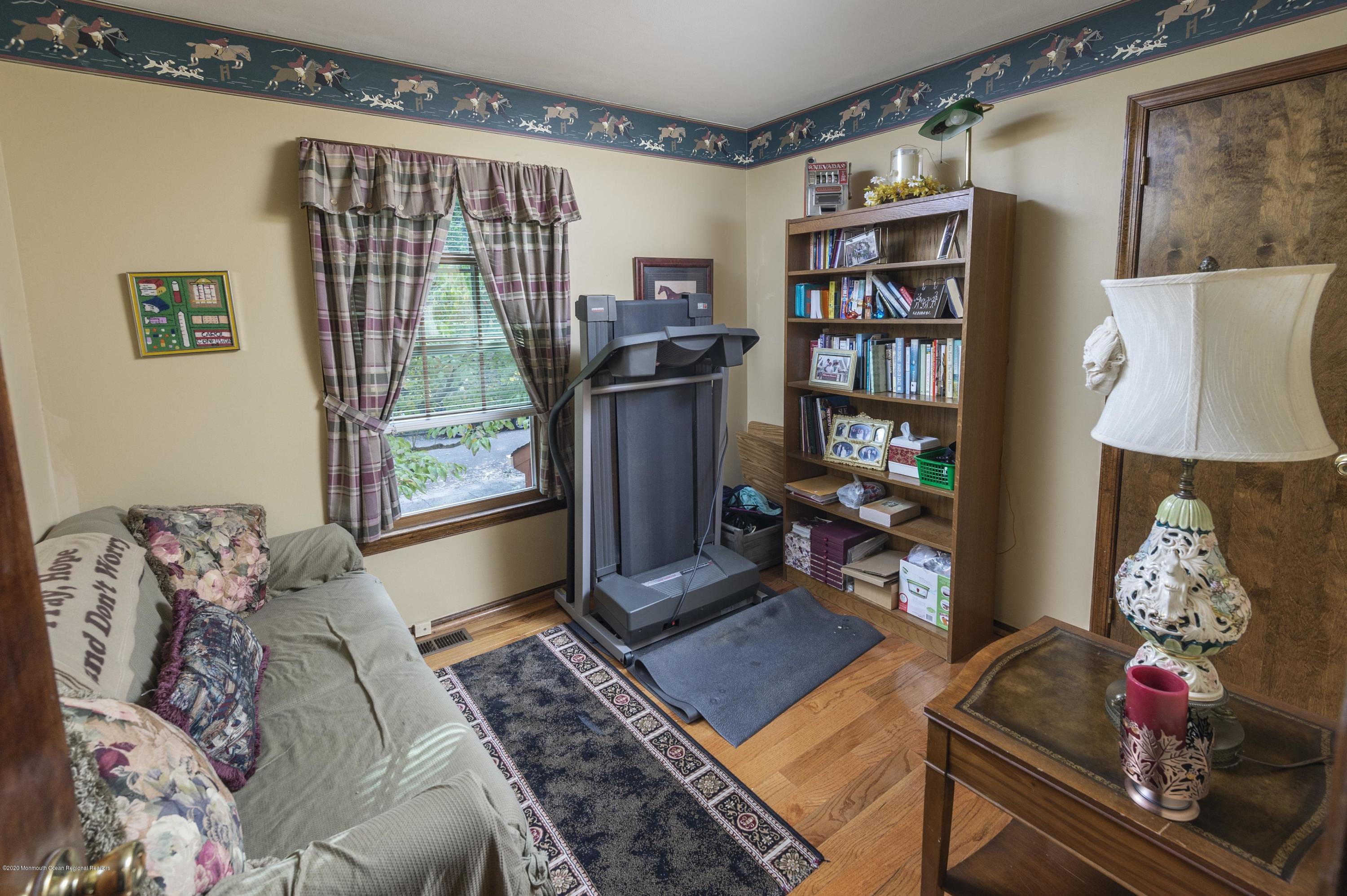 176 Lynch Road Middletown, NJ 07748 - Photo 11 of 24 11-wsMdZBORMGKVqtO2fKIj_8950