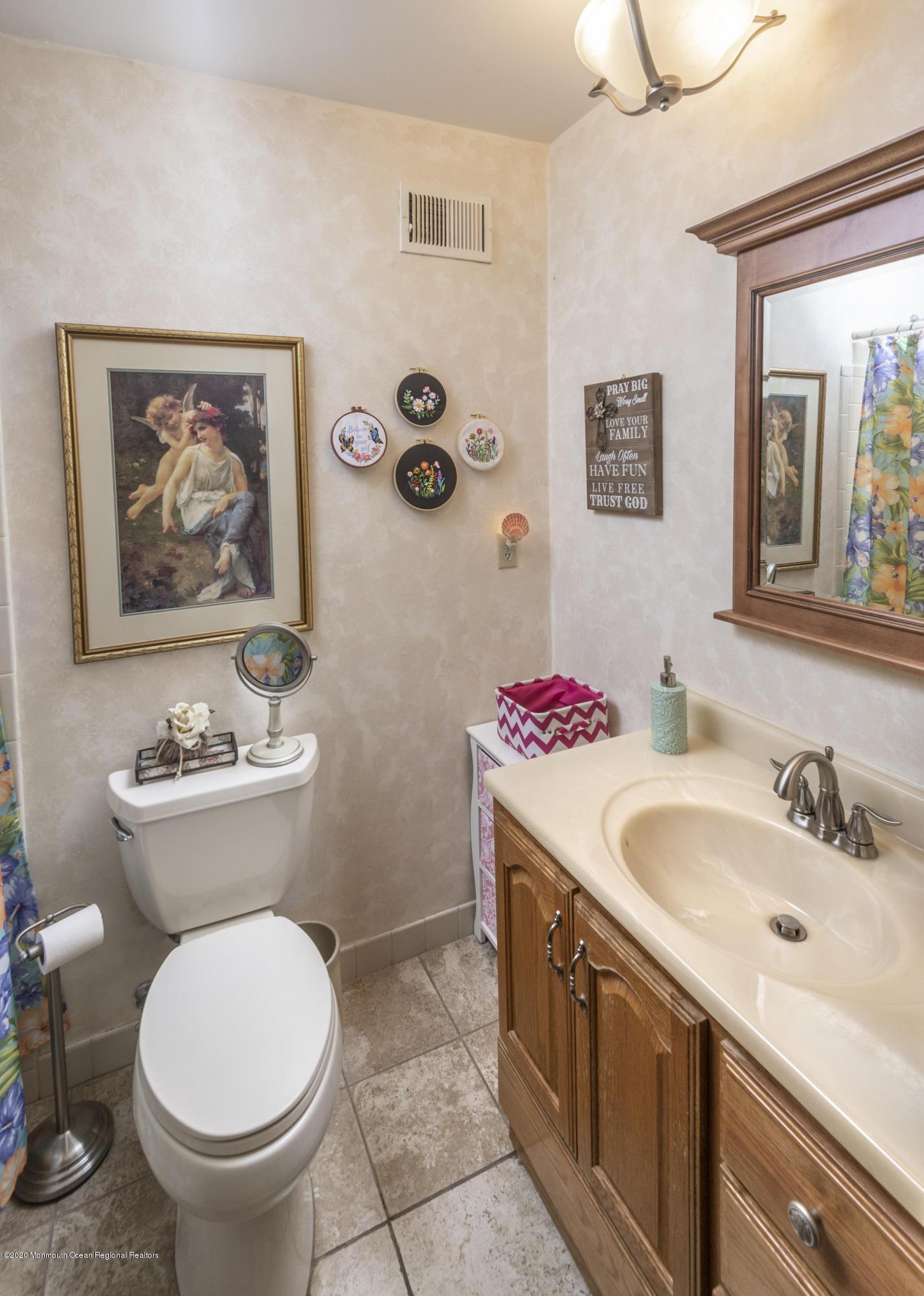 176 Lynch Road Middletown, NJ 07748 - Photo 14 of 24 14-BcrnCaIlQaa4YezmMiEl_8953