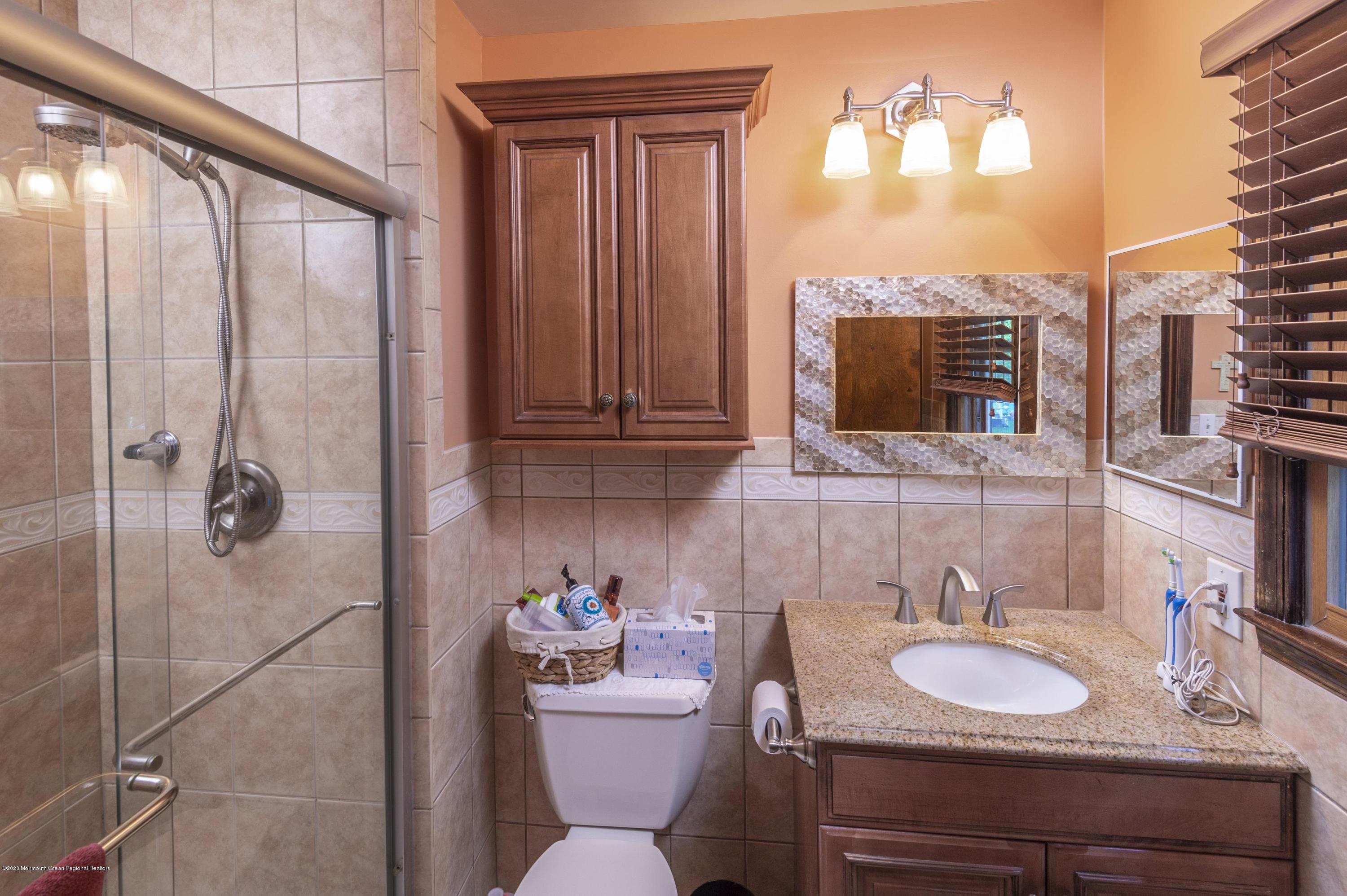 176 Lynch Road Middletown, NJ 07748 - Photo 17 of 24 17-WMTbMgAXSSmt24UDz1Hs_8956