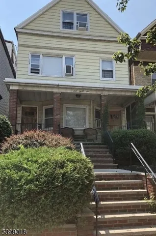 $2,200 | 136 West 31st Street, Bayonne, NJ 07002