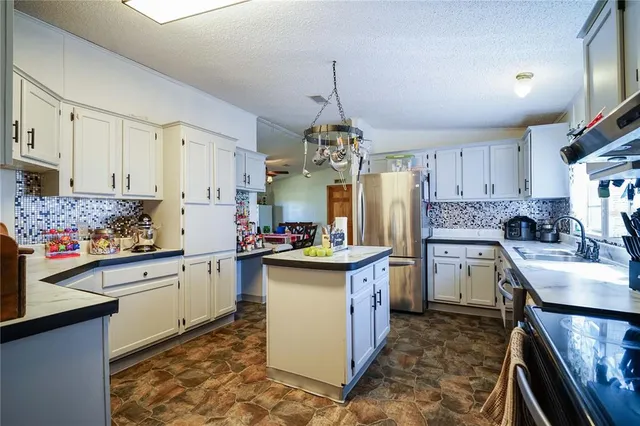 $979,900 | 14050 Southeast 50 Street, Morriston, FL 32668