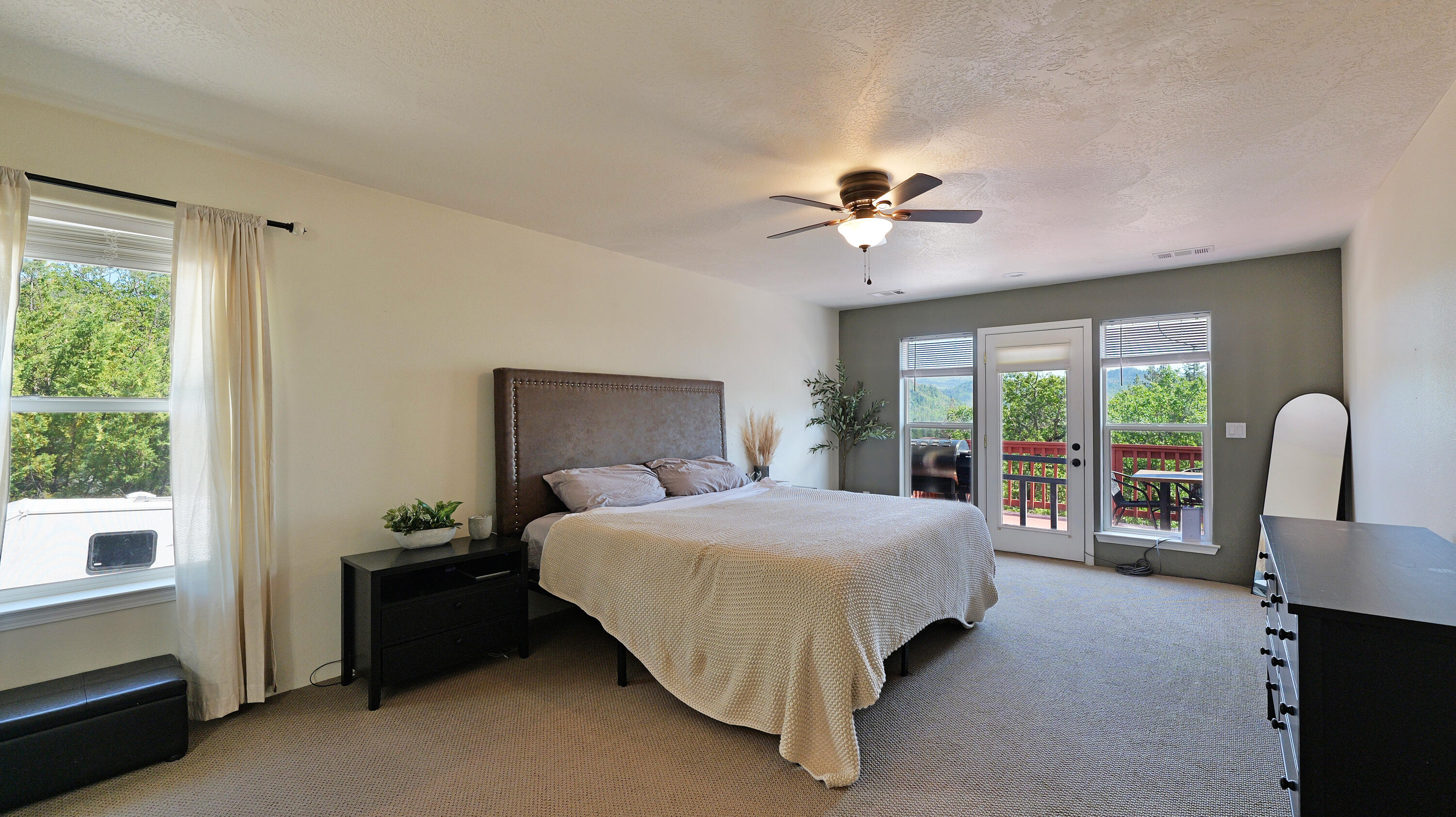 381 Pinetop Terrace Shady Cove, OR 97539 - Photo 17 of 66