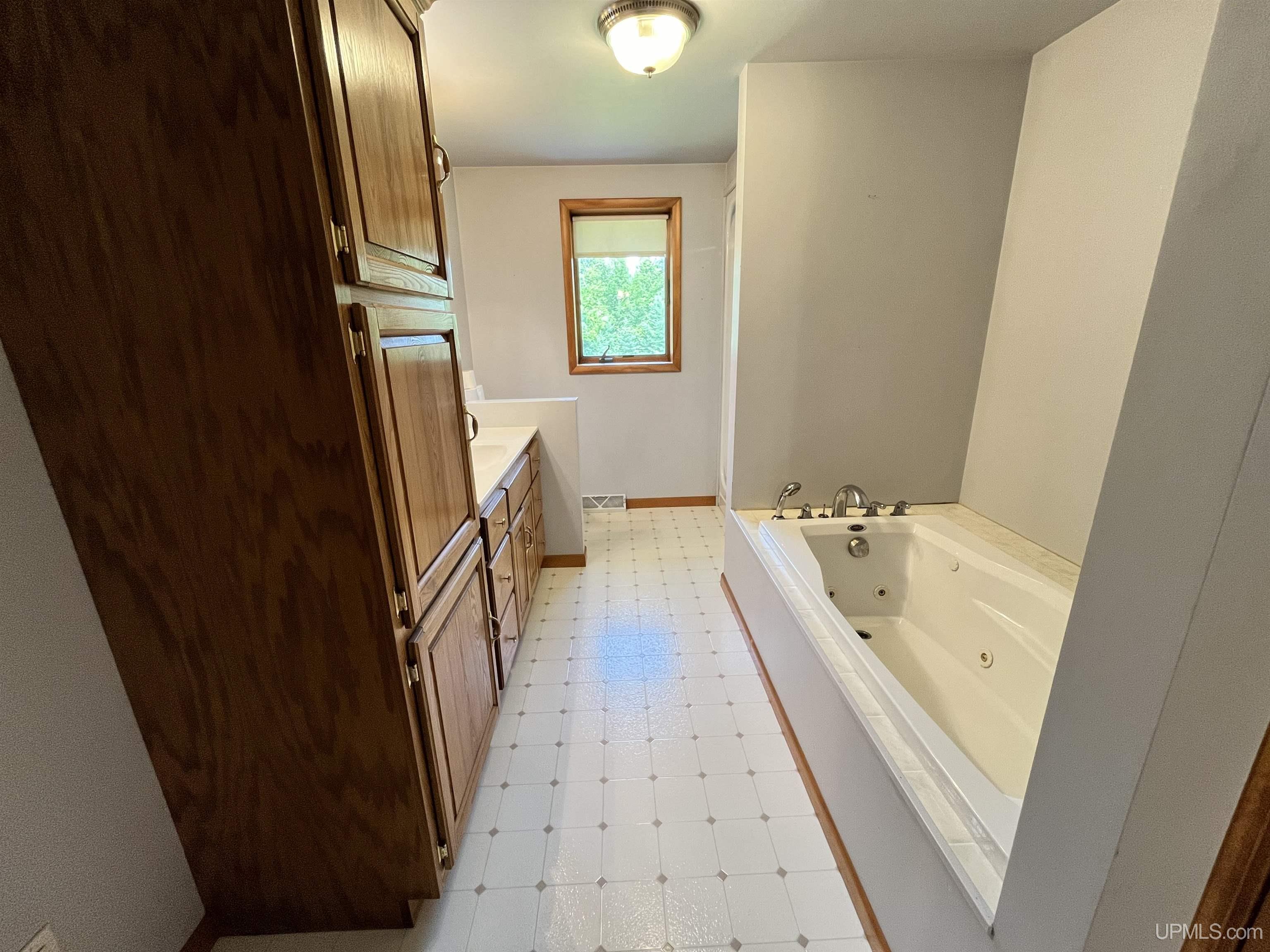5826 W River Road Manistique, MI 49854 - Photo 19 of 41
