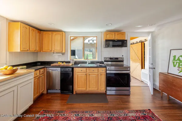 $719,000 | 81 Black Grocery Road, Hillsdale, NY 12529