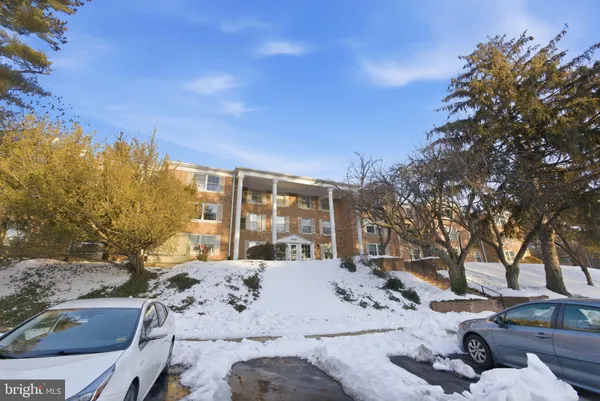 $395,000 | 7721 Tremayne Place, Unit 211, McLean, VA 22102