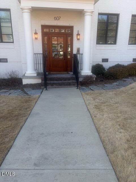 607 Smedes Place, Unit B Raleigh, NC 27605 - Photo 2 of 16 Inviting Secure Entry