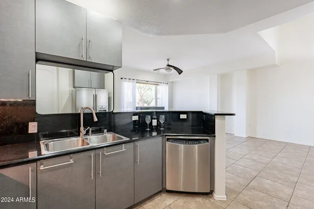 $459,700 | 17 West Vernon Avenue, Unit 11, Phoenix, AZ 85003
