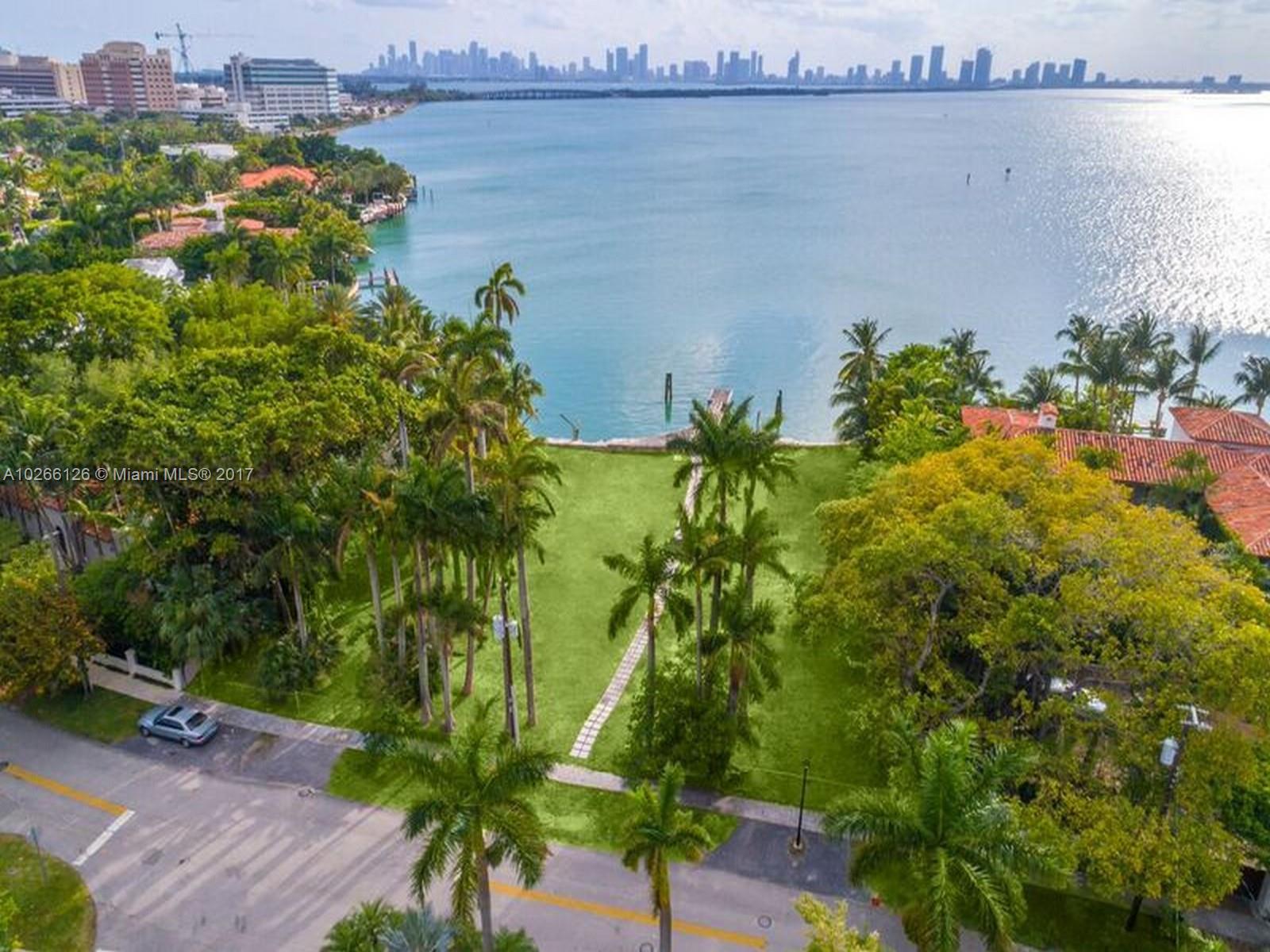 4462 North Bay Road Miami Beach, FL 33140 - Photo 5 of 6 a view of a lake