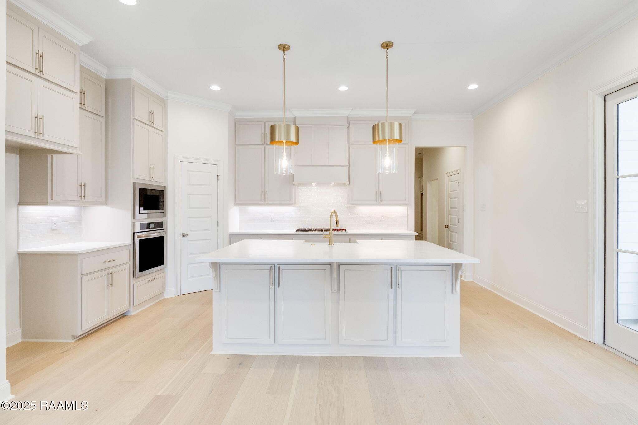 113 Appleton Lane Youngsville, LA 70592 - Photo 8 of 32 11-web-or-mls-113 Appleton Lane-11