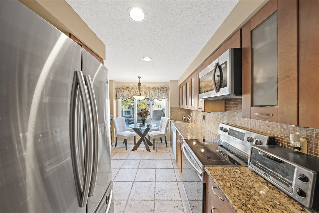 86 Abington Road, Unit 86 Danvers, MA 01923 - Photo 9 of 41