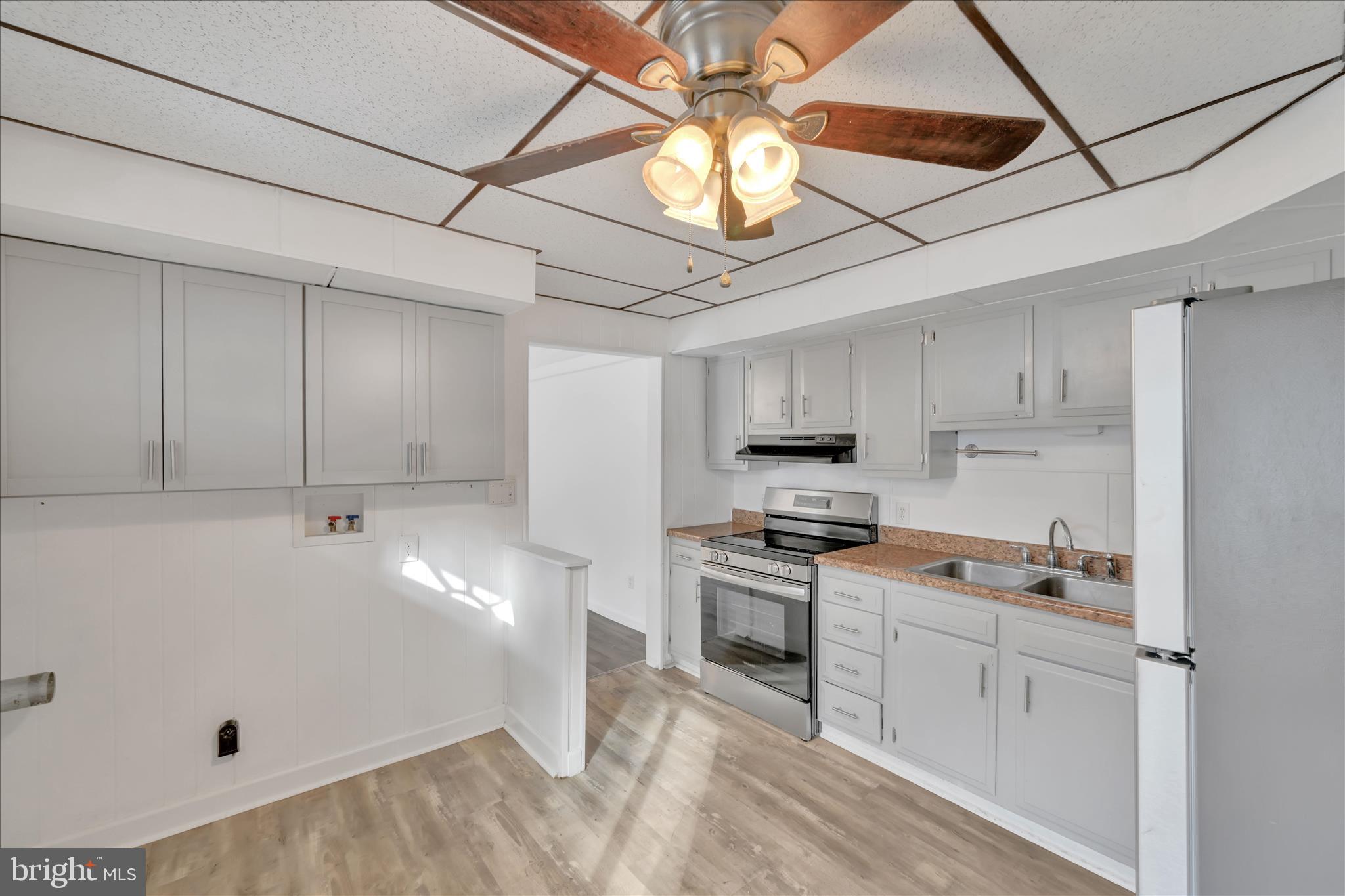 1023 Schuylkill Avenue Pottsville, PA 17901 - Photo 14 of 26 Kitchen