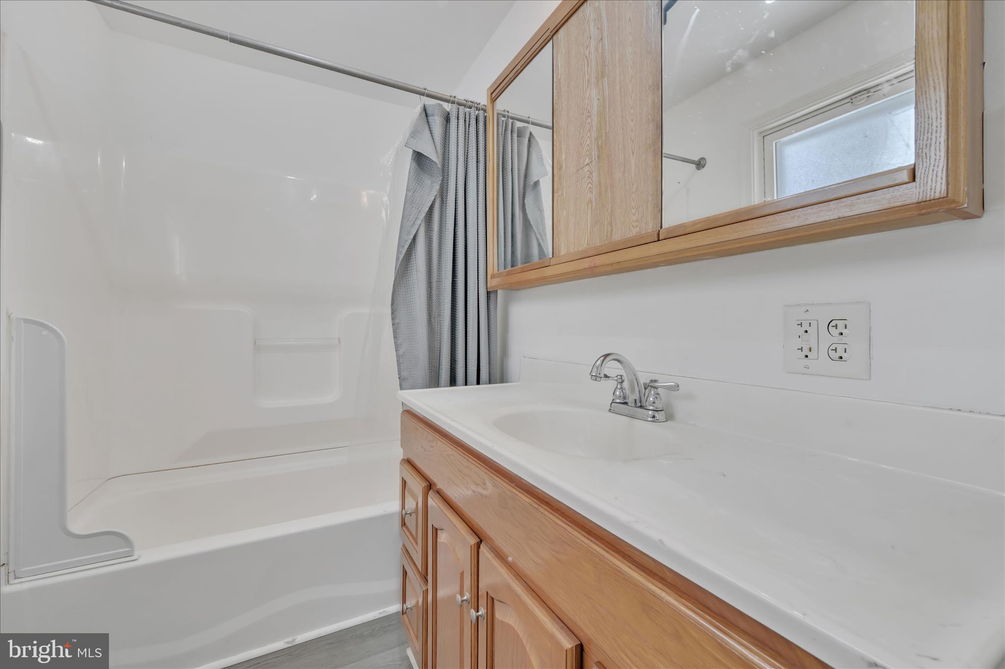 1023 Schuylkill Avenue Pottsville, PA 17901 - Photo 18 of 26 Bathroom