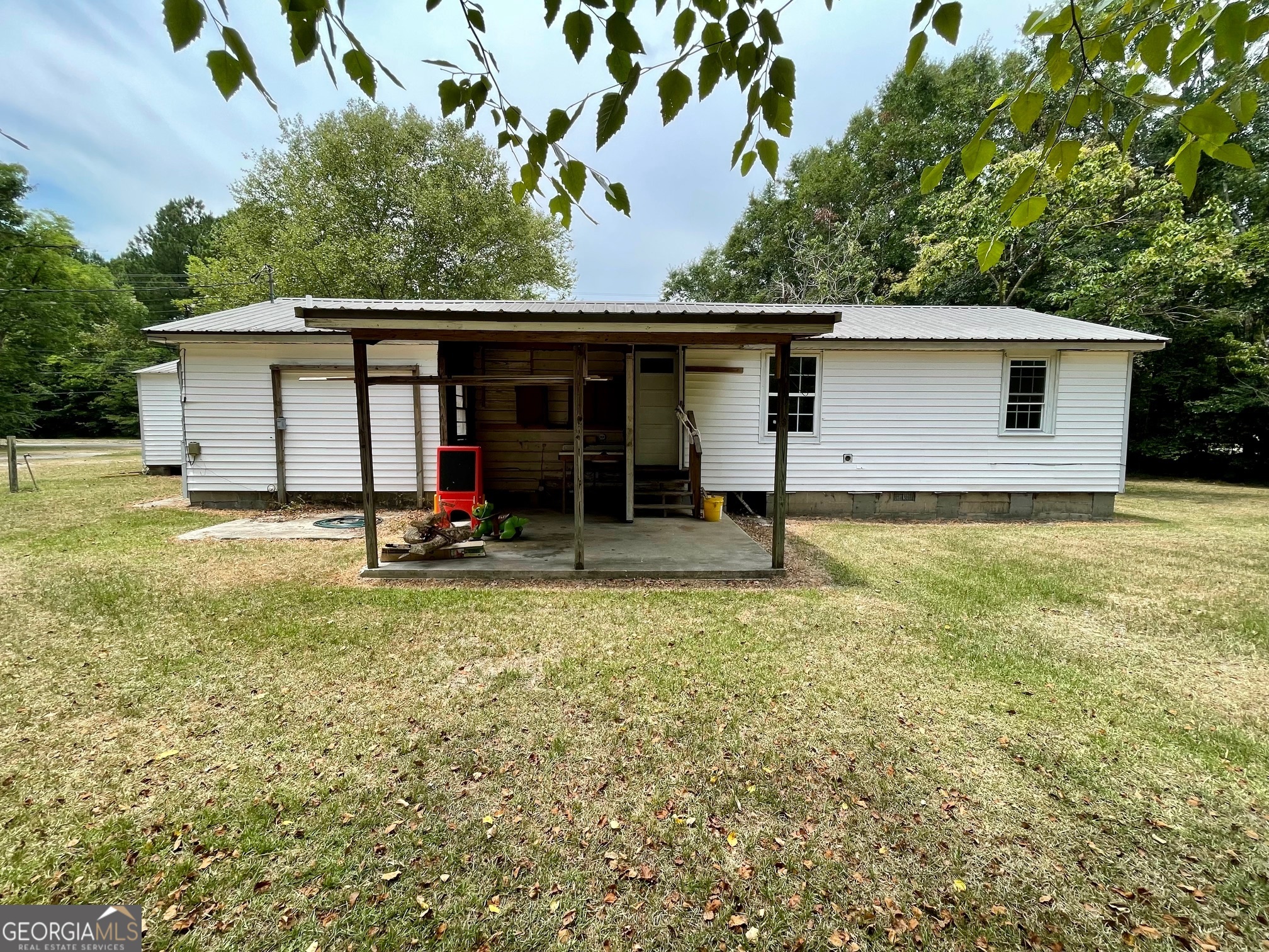623 Virginia Avenue Millen, GA 30442 - Photo 3 of 34 a view of a backyard