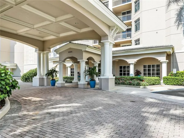$775,000 | 1001 Arbor Lake Drive, Unit 507, Naples, FL 34110