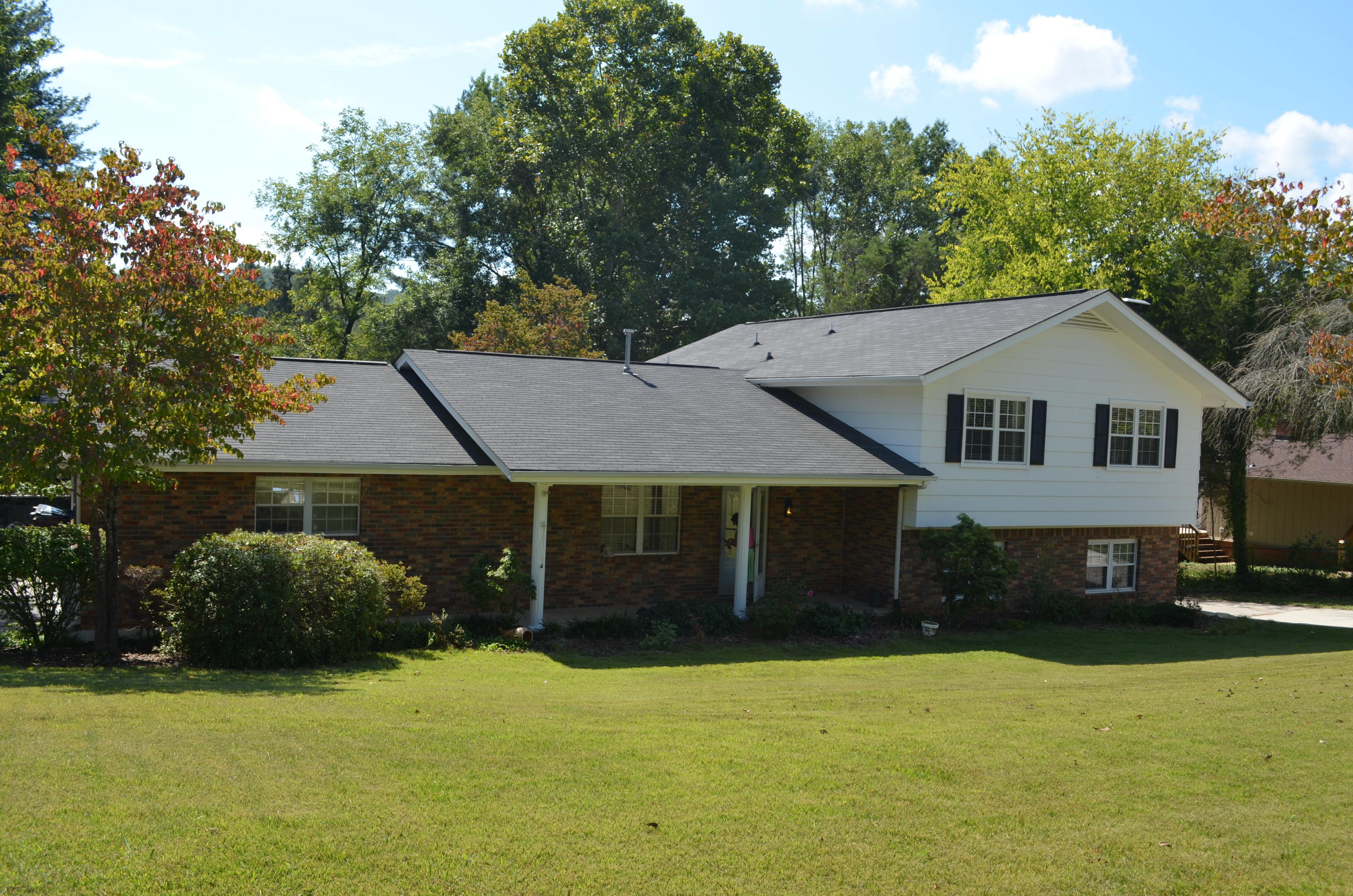 106 Baker Lane Oak Ridge, TN 37830 - Photo 20 of 20 Front