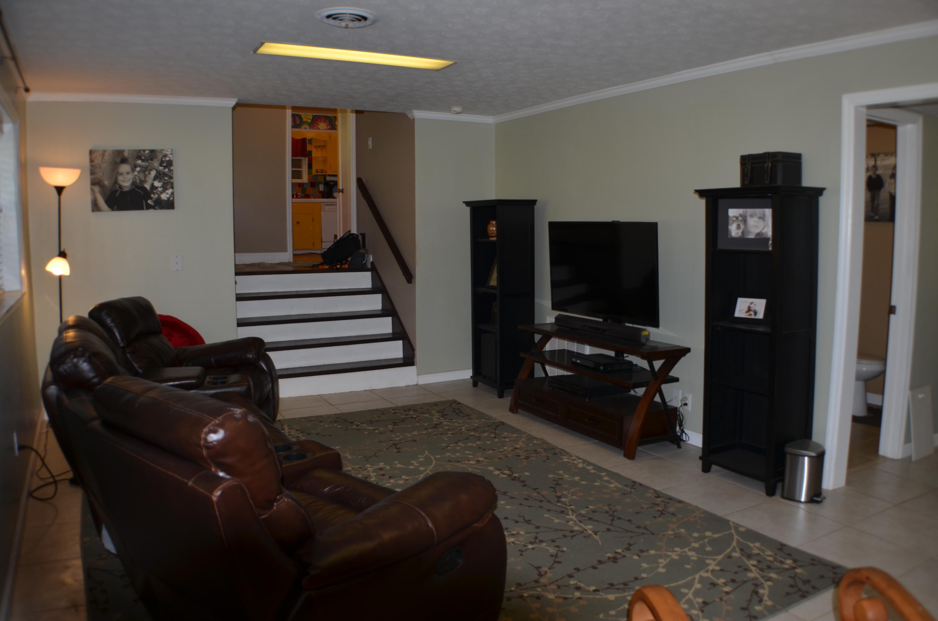 106 Baker Lane Oak Ridge, TN 37830 - Photo 10 of 20 Living Room 2