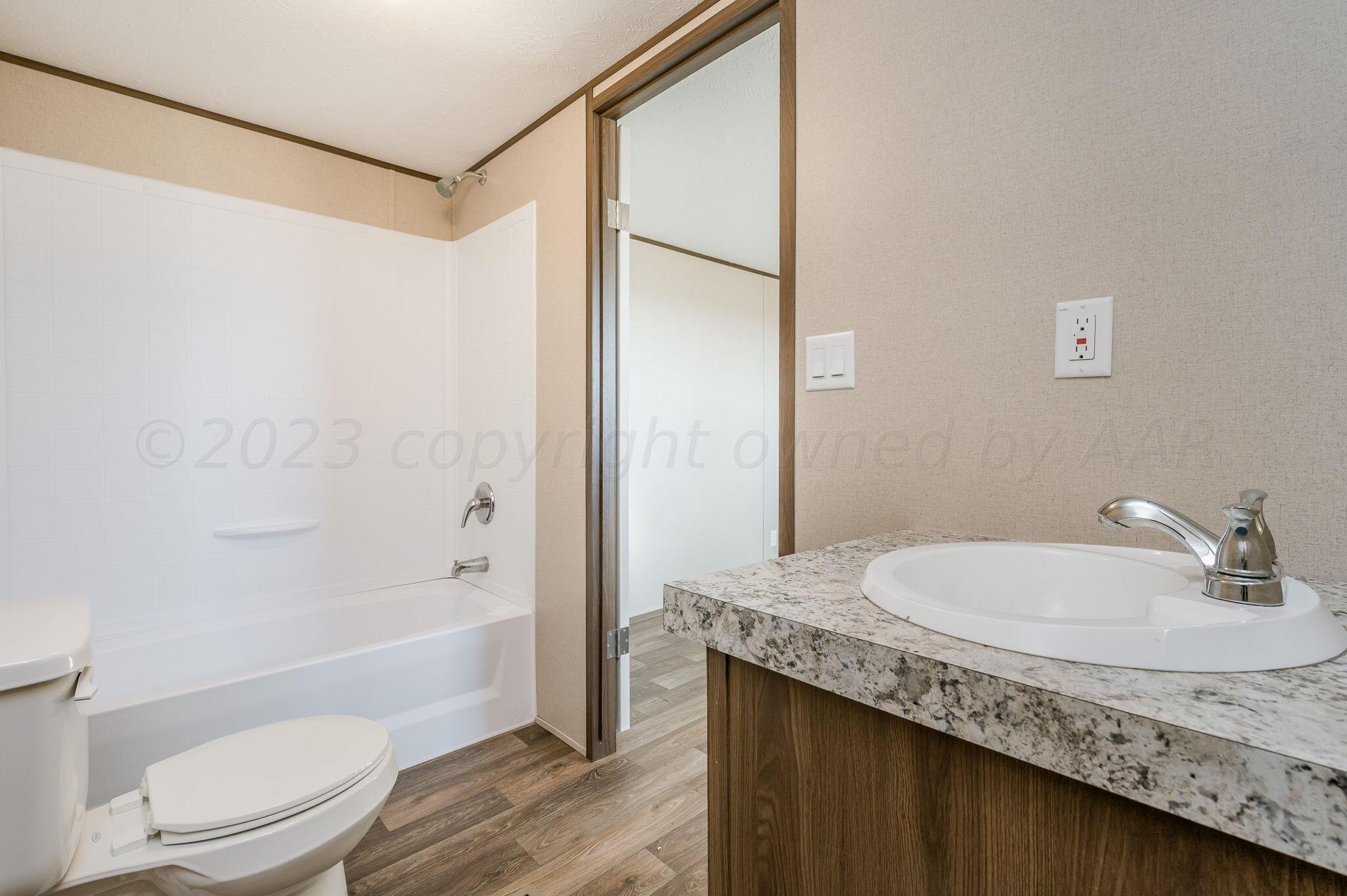 8300 South Blessen Road Amarillo, TX 79119 - Photo 15 of 32 Master Bathroom-2