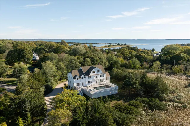 $3,850,000 | 105 Waterview Drive, Southold, NY 11971