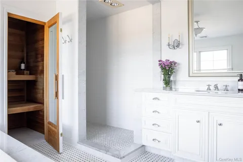 $3,850,000 | 105 Waterview Drive, Southold, NY 11971