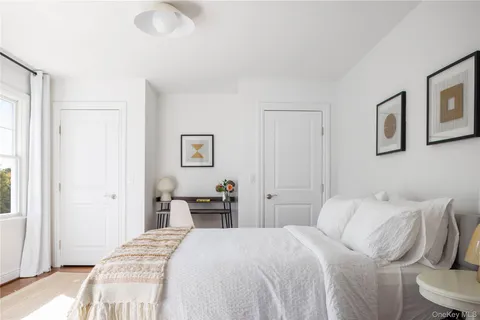 $3,850,000 | 105 Waterview Drive, Southold, NY 11971