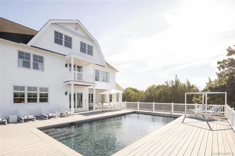 $3,850,000 | 105 Waterview Drive, Southold, NY 11971