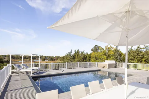 $3,850,000 | 105 Waterview Drive, Southold, NY 11971