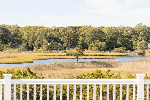 $3,850,000 | 105 Waterview Drive, Southold, NY 11971