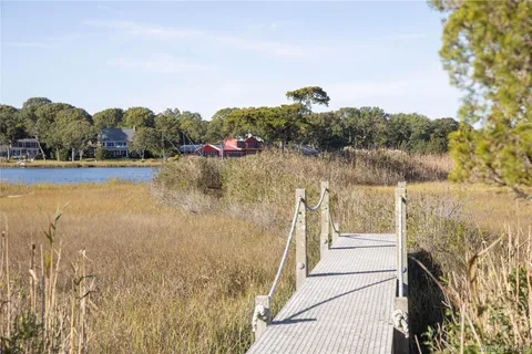 $3,850,000 | 105 Waterview Drive, Southold, NY 11971
