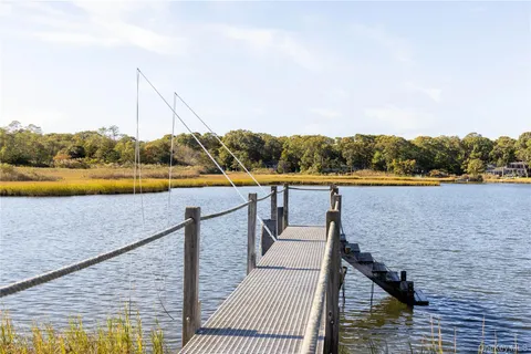 $3,850,000 | 105 Waterview Drive, Southold, NY 11971