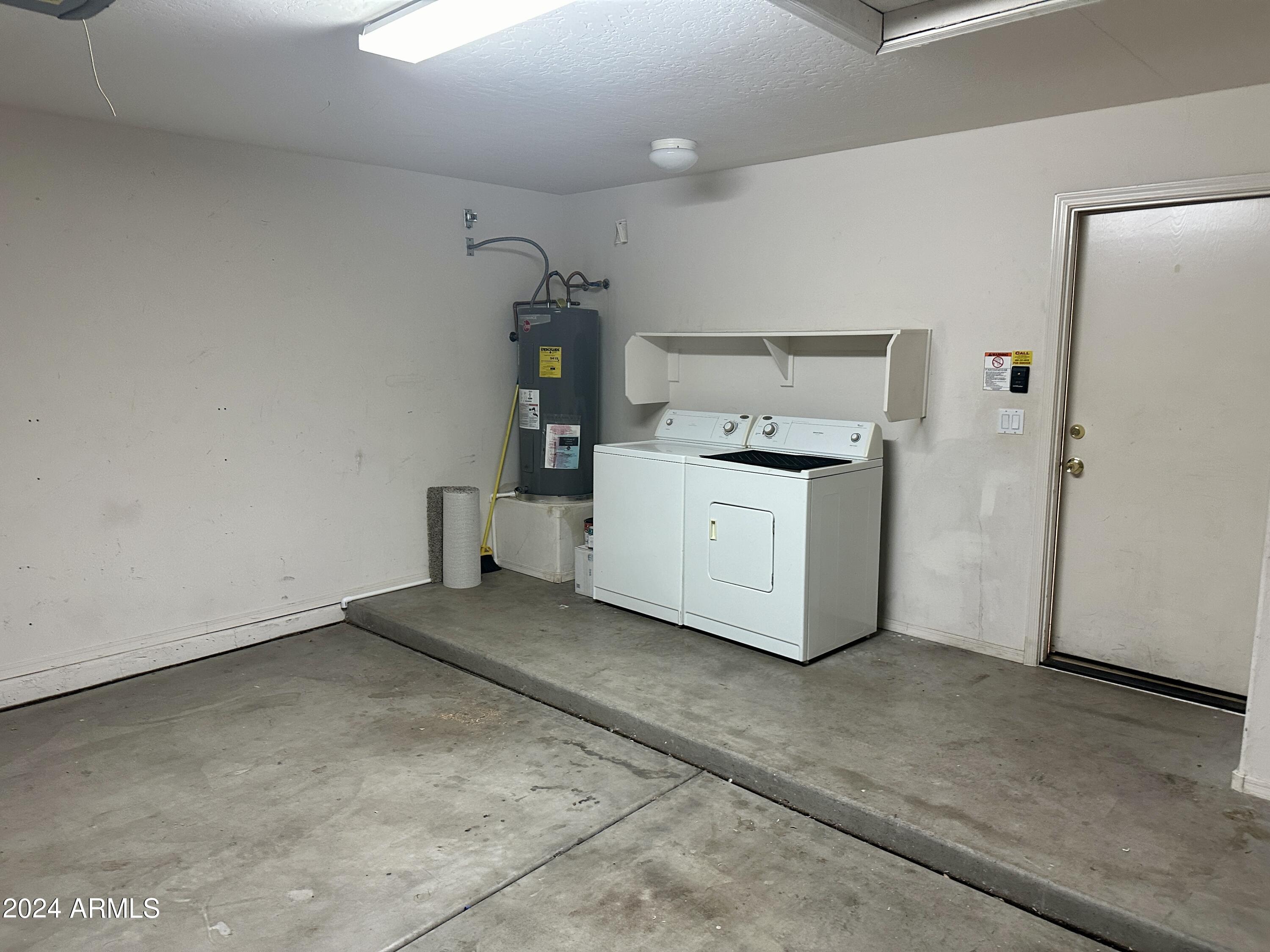 14829 West Redfield Road Surprise, AZ 85379 - Photo 20 of 26 Laundry