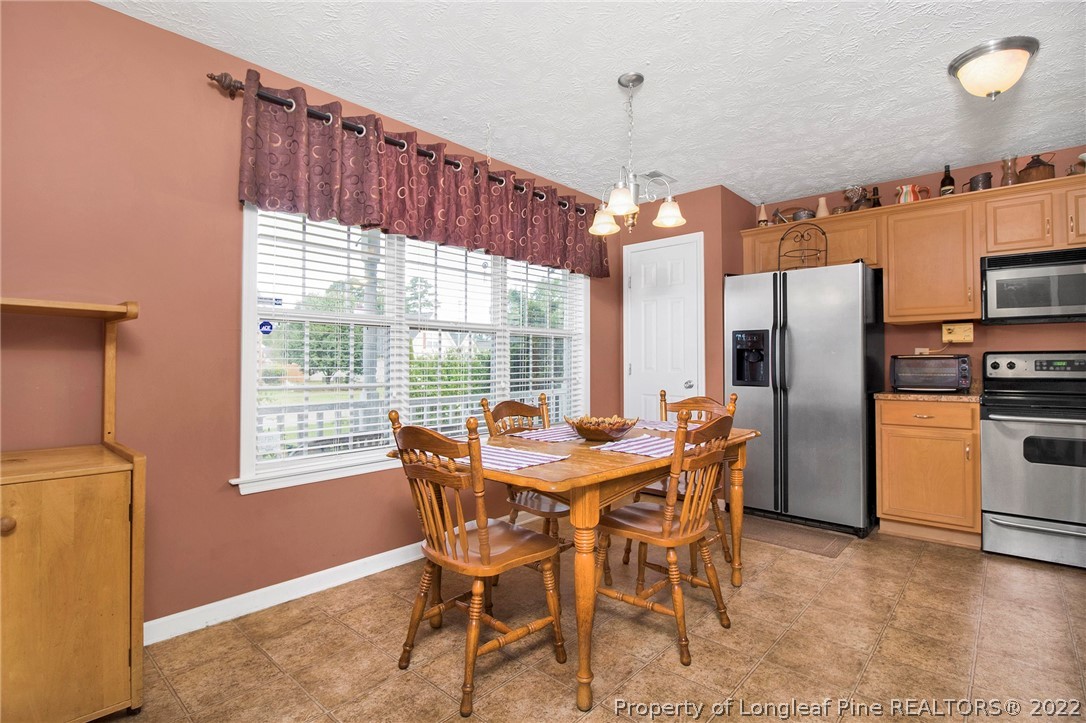 5511 Rising Ridge Drive Hope Mills, NC 28348 - Photo 7 of 34 Gallery Image 7