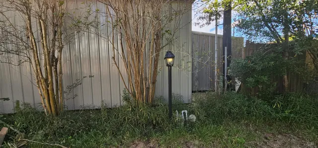 $1,000,000 | 119 Heatherwood Drive, Spring, TX 77386