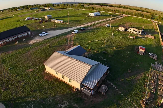 $325,000 | 199 Hill County Road 4434, Itasca, TX 76055