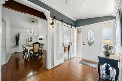 $655,000 | 262 Castle Terrace Avenue, Fontana, WI 53125