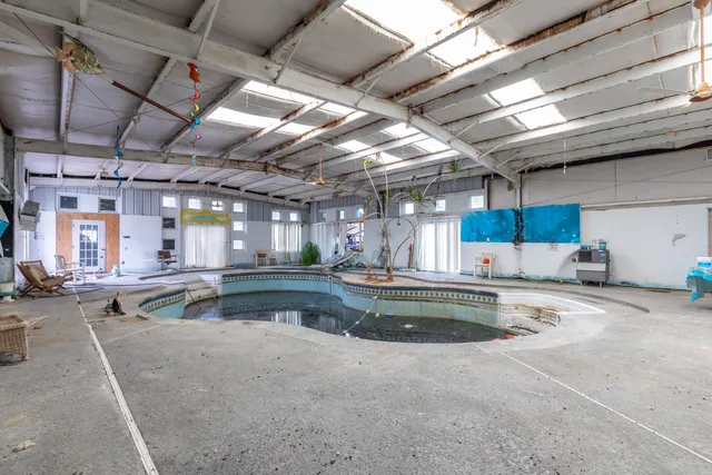 $995,000 | 280 Royalegates Court, Cross, SC 29436