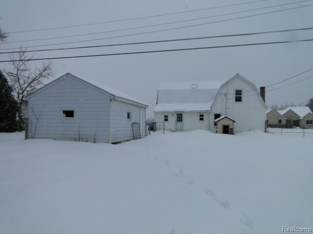 1064 Angle Road Lapeer, MI 48446 - Photo 25 of 28 Rear
