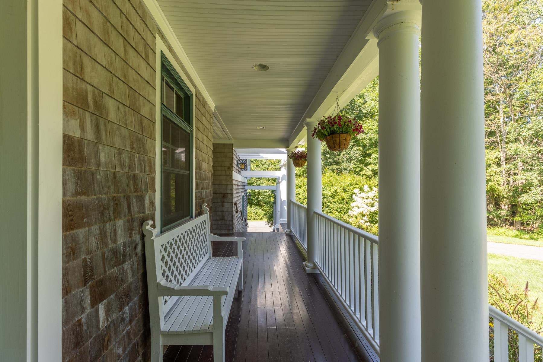 27 Country Farm Road Stratham, NH 03885 - Photo 3 of 40