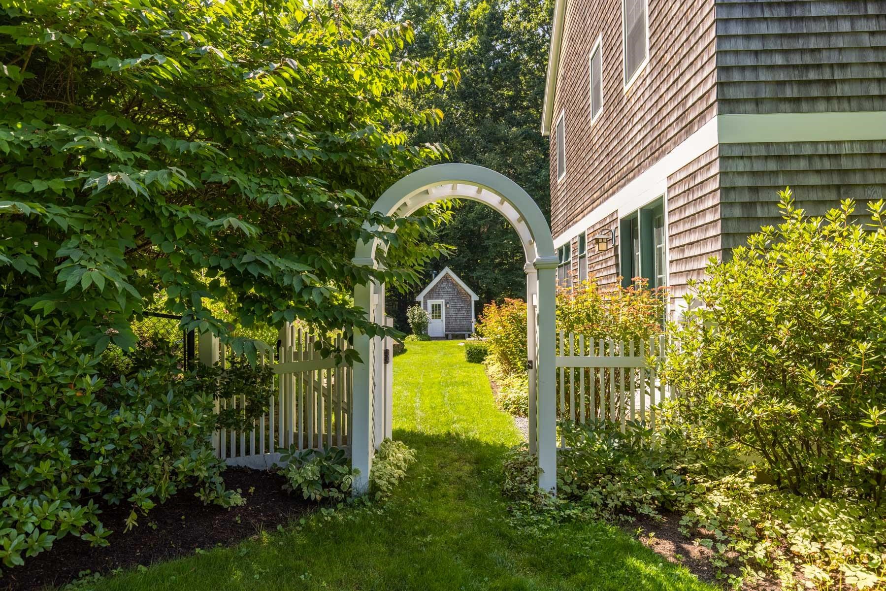 27 Country Farm Road Stratham, NH 03885 - Photo 33 of 40