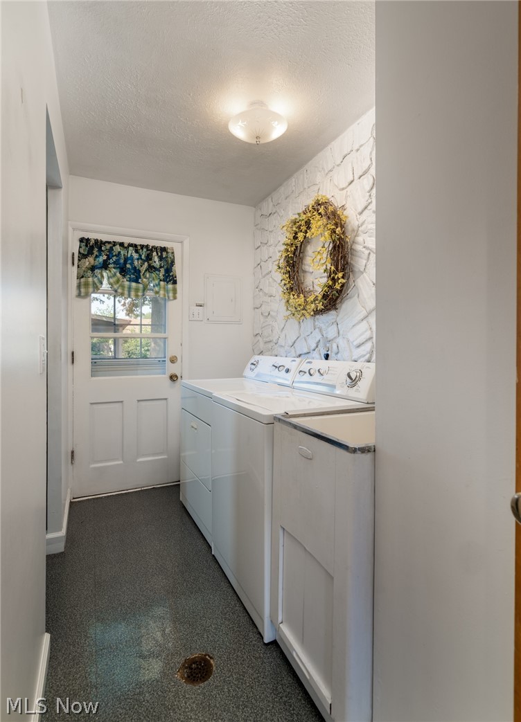 4145 Knickerbocker Road Sheffield Lake, OH 44054 - Photo 12 of 27 Laundry room leading to back yard