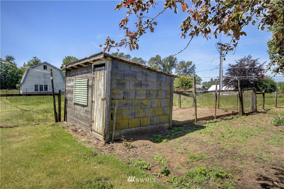 2353 Grandview Road Ferndale, WA 98248 - Photo 26 of 40 a view of a tiny house with a yard