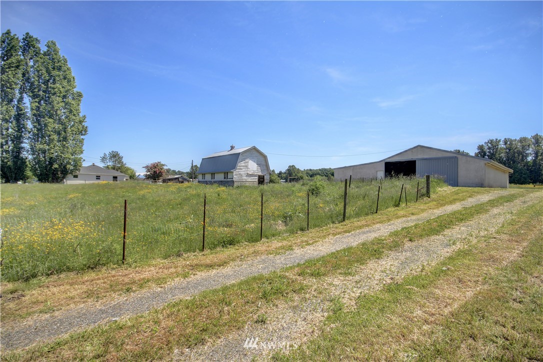 2353 Grandview Road Ferndale, WA 98248 - Photo 28 of 40 a view of a backyard