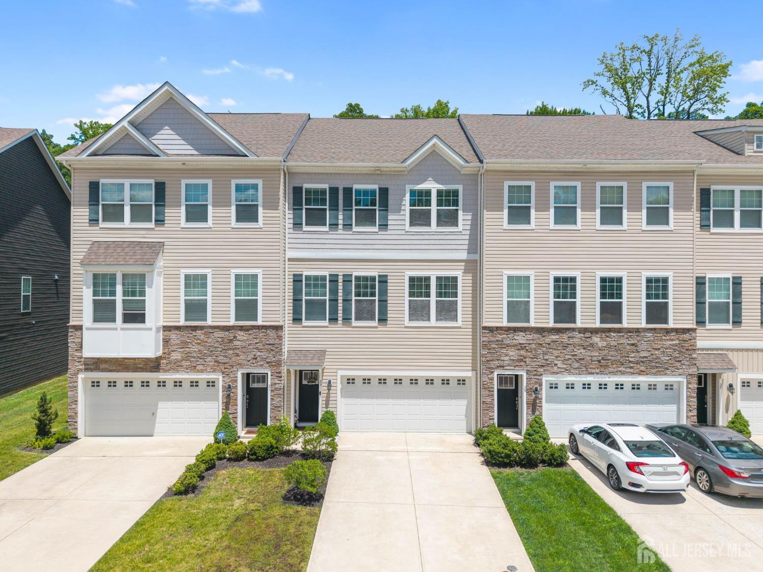 33 Sullivan Way Evesham, NJ 08053 - Photo 2 of 46