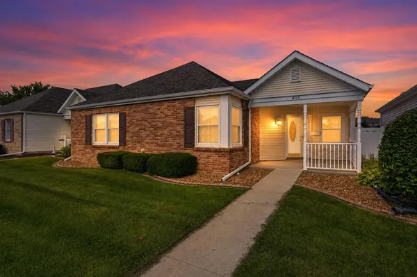$299,900 | 405 Dogwood Lane, Lowell, IN 46356